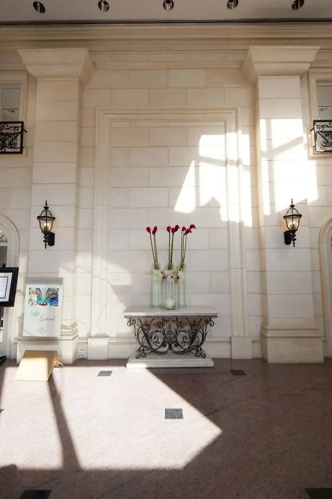 ****  Grand Hotel & Suites Toronto Canada