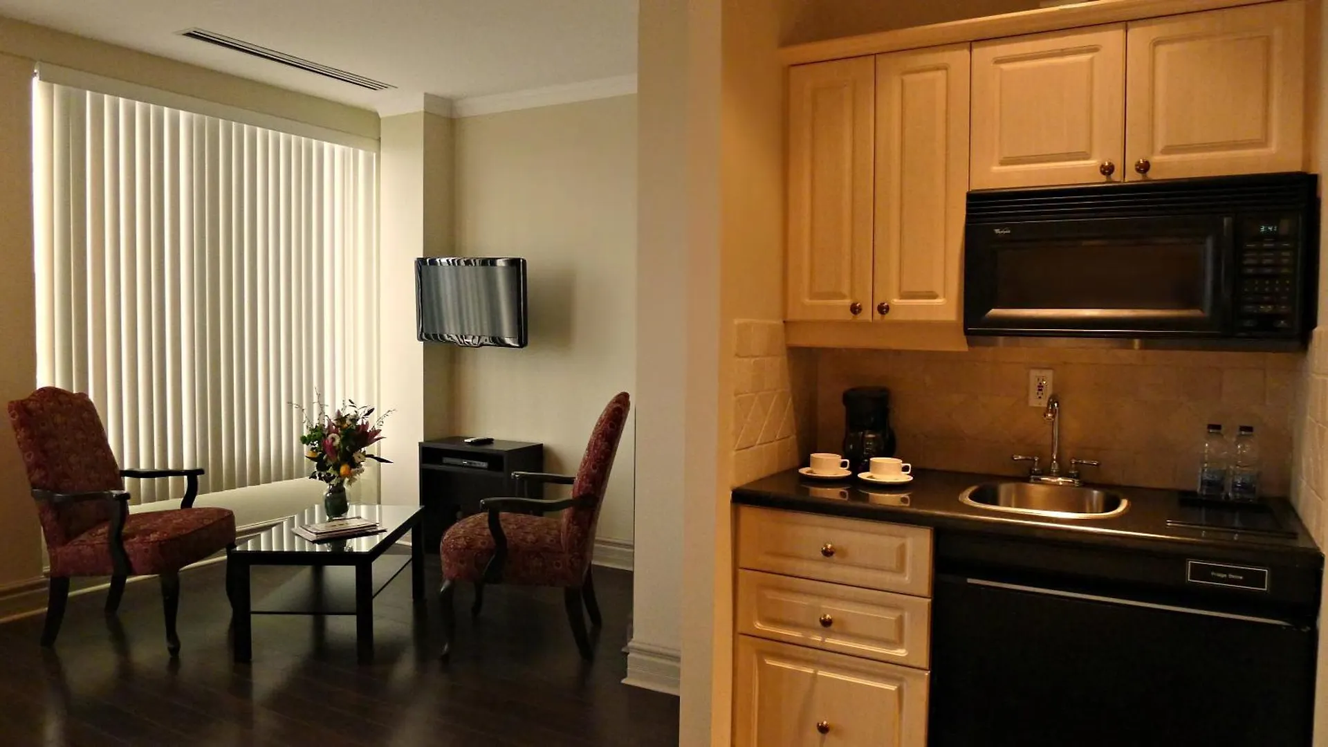 Grand Hotel & Suites Toronto