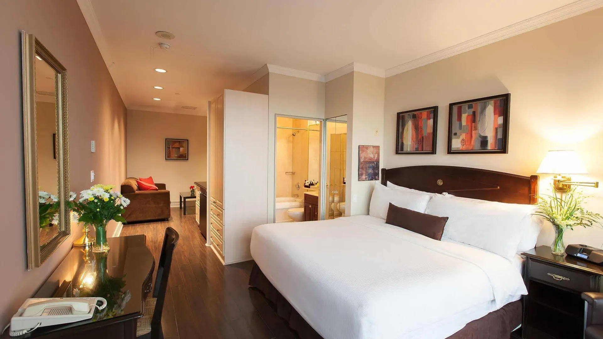 Grand Hotel & Suites Toronto 4*,  Canada