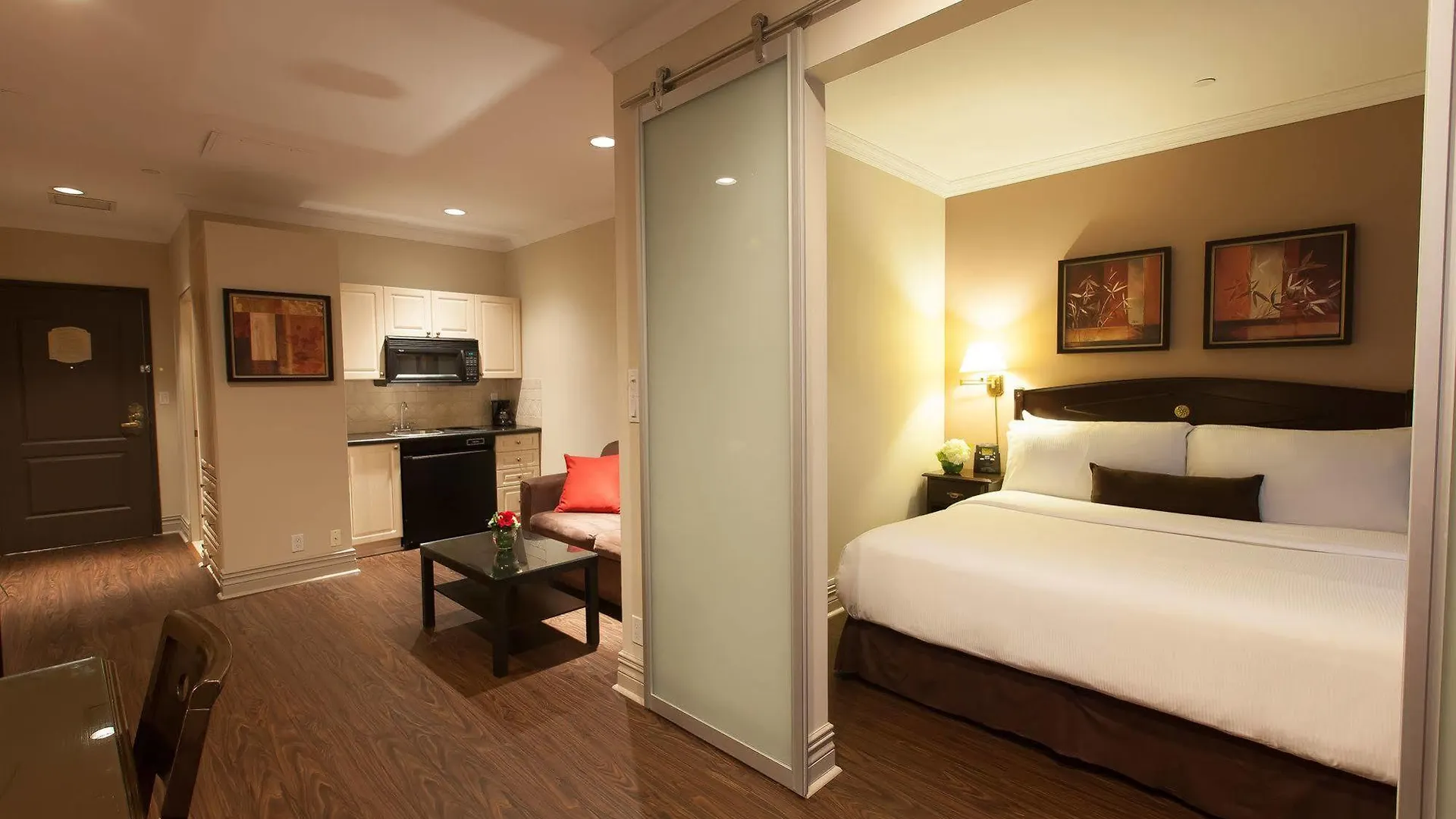 Grand Hotel & Suites Toronto