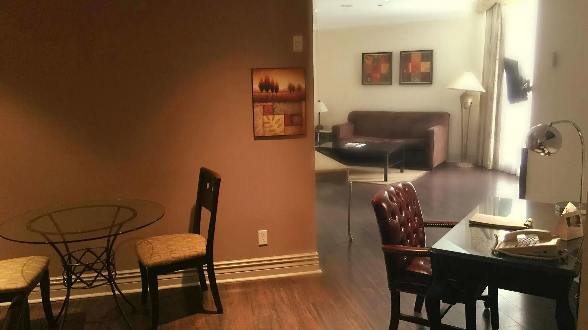 Grand Hotel & Suites Toronto 4*,