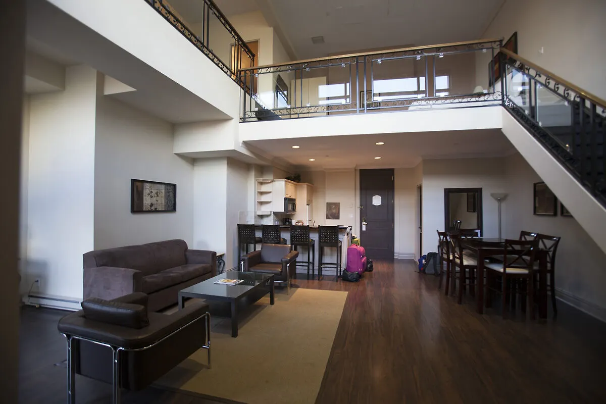 Grand Hotel & Suites Toronto