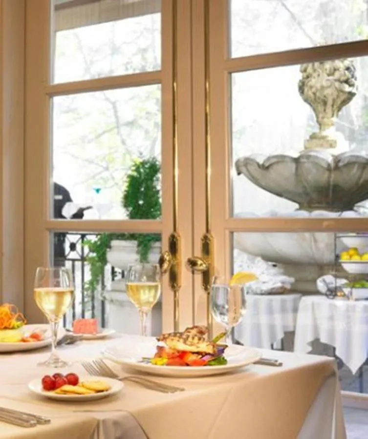 Grand Hotel & Suites Toronto